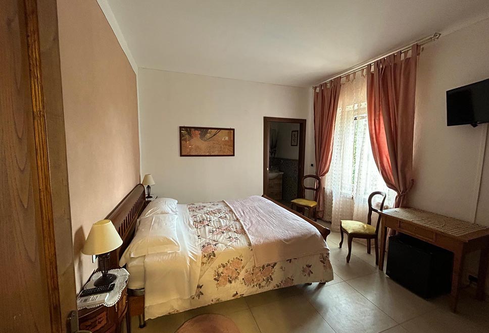 Agriturismo-Signorini-Camera-albicocca-03